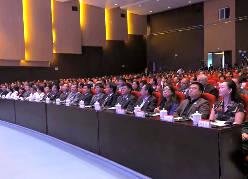 每个妇女，，，，，，，每个儿童启动仪式